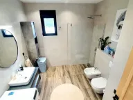 Izdavanje, kuća, 190m², Tološi, Podgorica - image 8