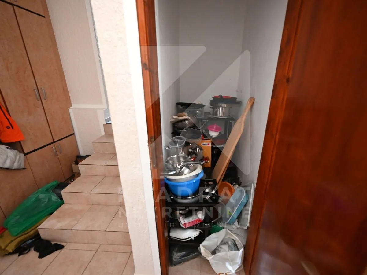 Prodaja, kuća, 370m², Stari Aerodrom, Podgorica