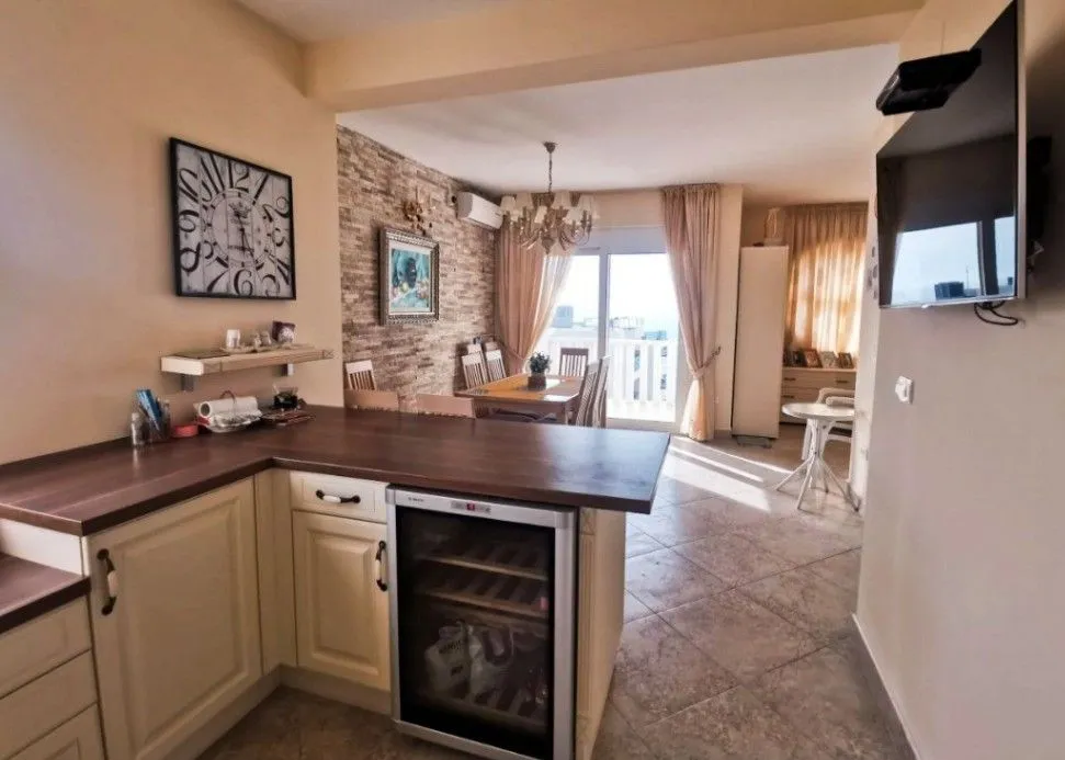 Sale, five bedroom apartment, 168m², Dobre Vode, Bar