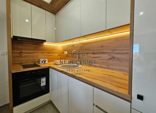 Izdavanje, jednosoban stan, 43m², Ilino, Bar