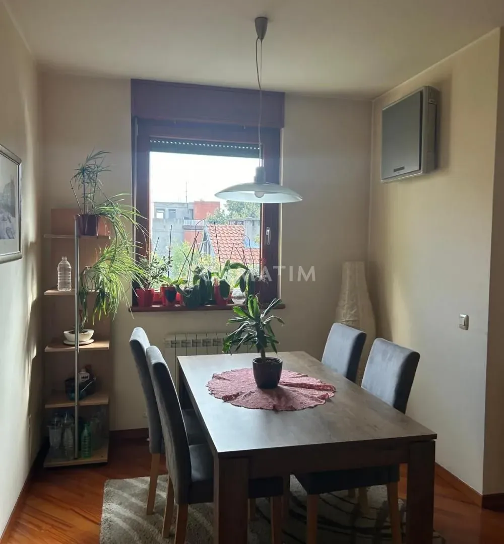Rent, four bedroom apartment, 101m², Đeram Pijaca, Beograd