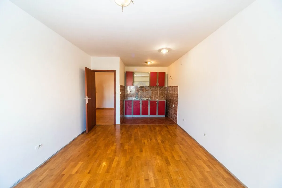 Prodaja, jednosoban stan, 45m², Stari Aerodrom, Podgorica
