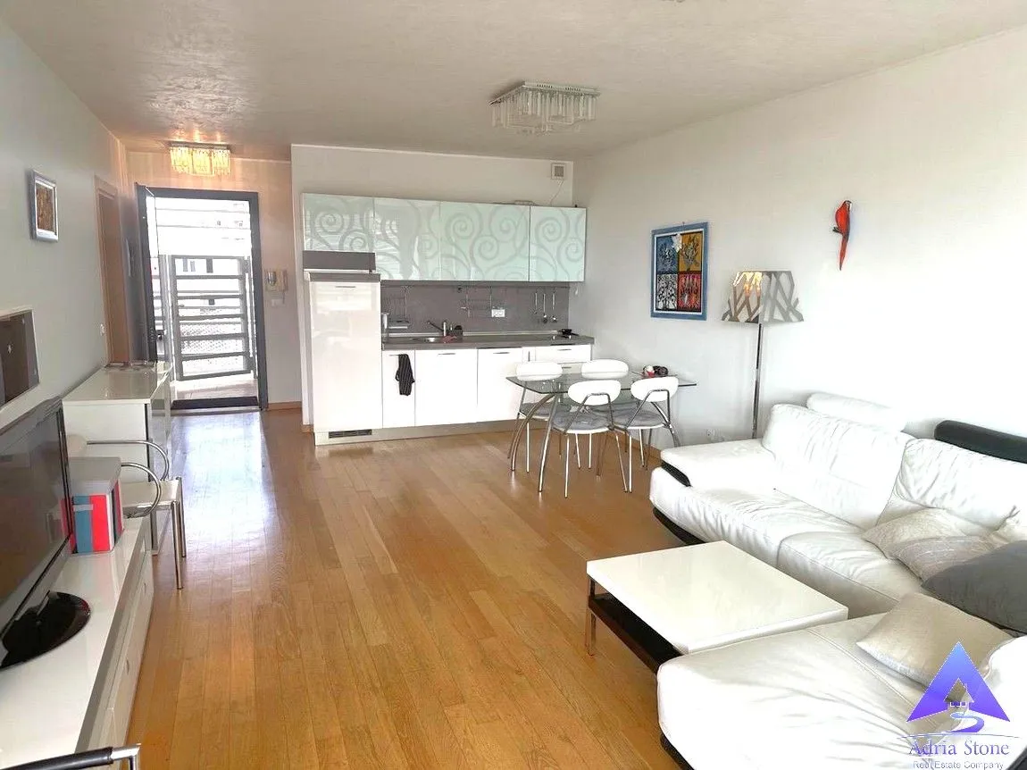 Prodaja, dvosoban stan, 85m², Rozino, Budva