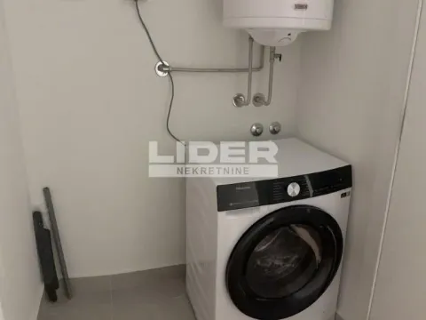 Izdavanje, trosoban stan, 86m², Savski Venac, Beograd - image 16