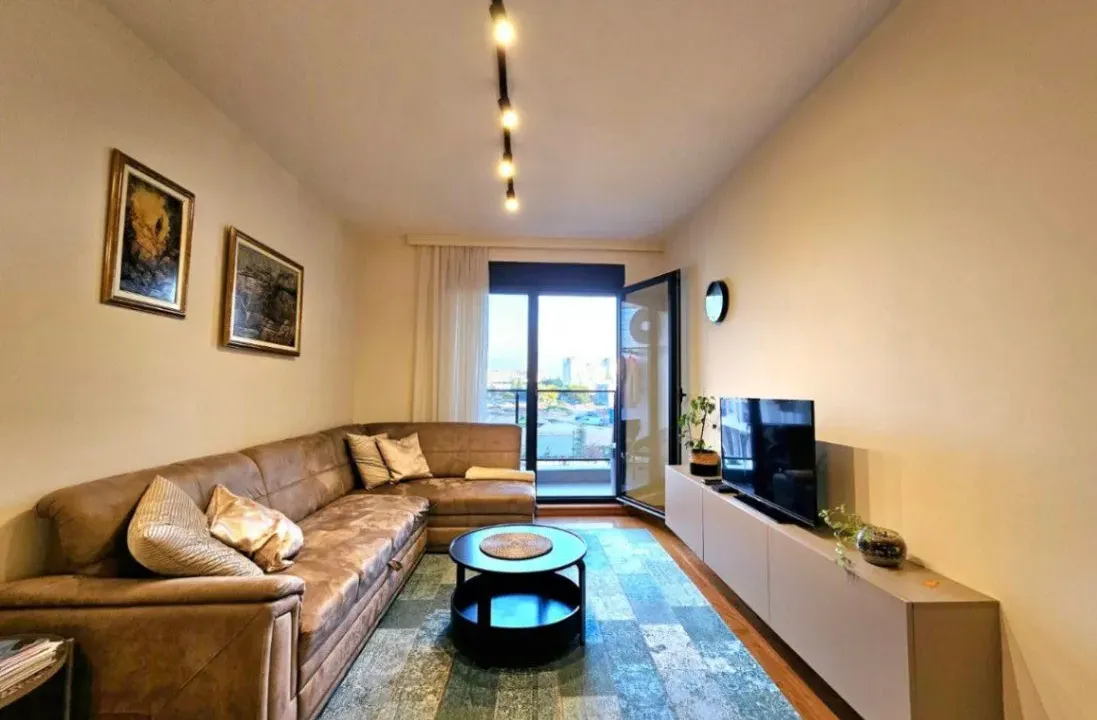 Prodaja, dvosoban stan, 70m², Tološka šuma, Podgorica