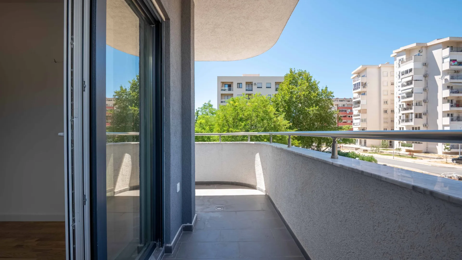 Prodaja, dvosoban stan, 70m², Makedonsko naselje, Bar