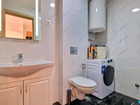 Sale, one bedroom apartment, 39m², Bečići, Budva - image 9