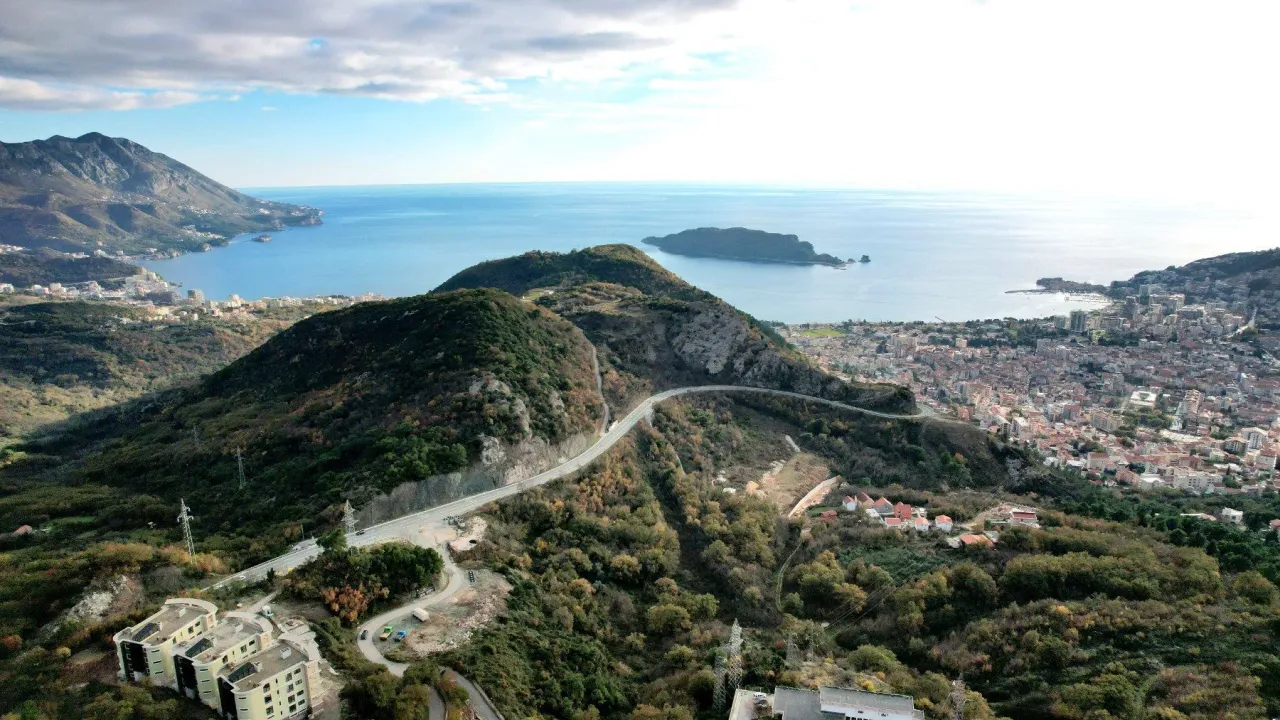 Prodaja, plac, 2104m², Markovići, Budva