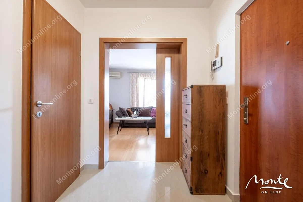 Sale, two bedroom apartment, 76m², Lazi, Budva