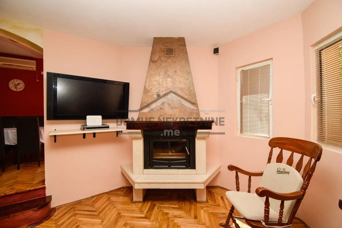 Izdavanje, kuća, 250m², Donja Gorica, Podgorica