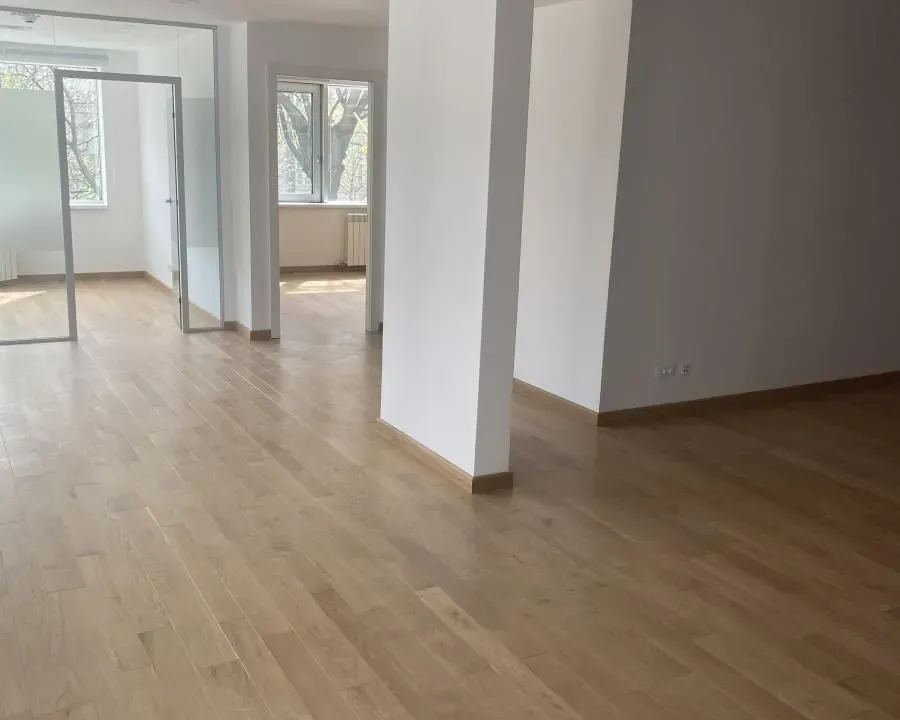 Izdavanje, poslovni prostor, 149m², Savski Venac, Beograd