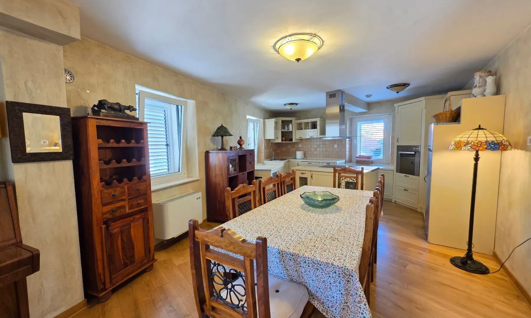 Rent, three bedroom apartment, 120m², Stari Grad, Budva