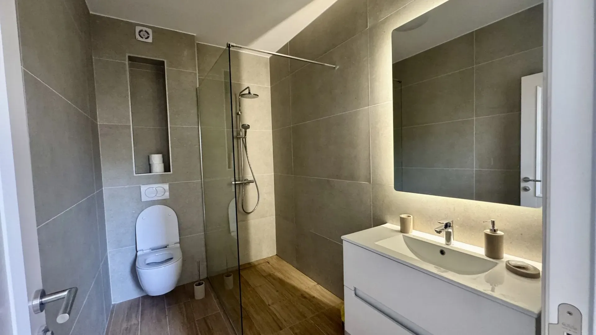 Rent, two bedroom apartment, 86m², Kava, Tivat