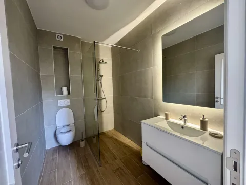 Izdavanje, dvosoban stan, 86m², Kava, Tivat - image 9