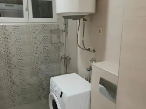 Izdavanje, jednosoban stan, 46m², Blok 6, Podgorica - image 5