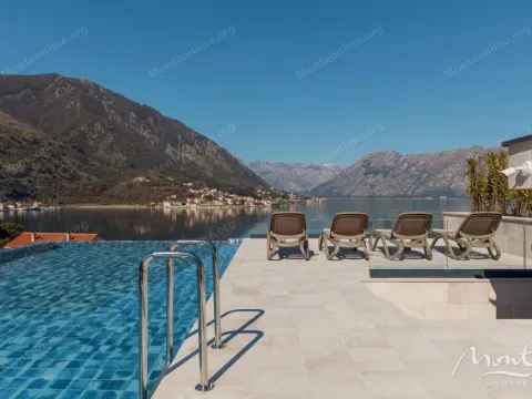 Sale, three bedroom apartment, 204m², Dobrota, Kotor - image 13