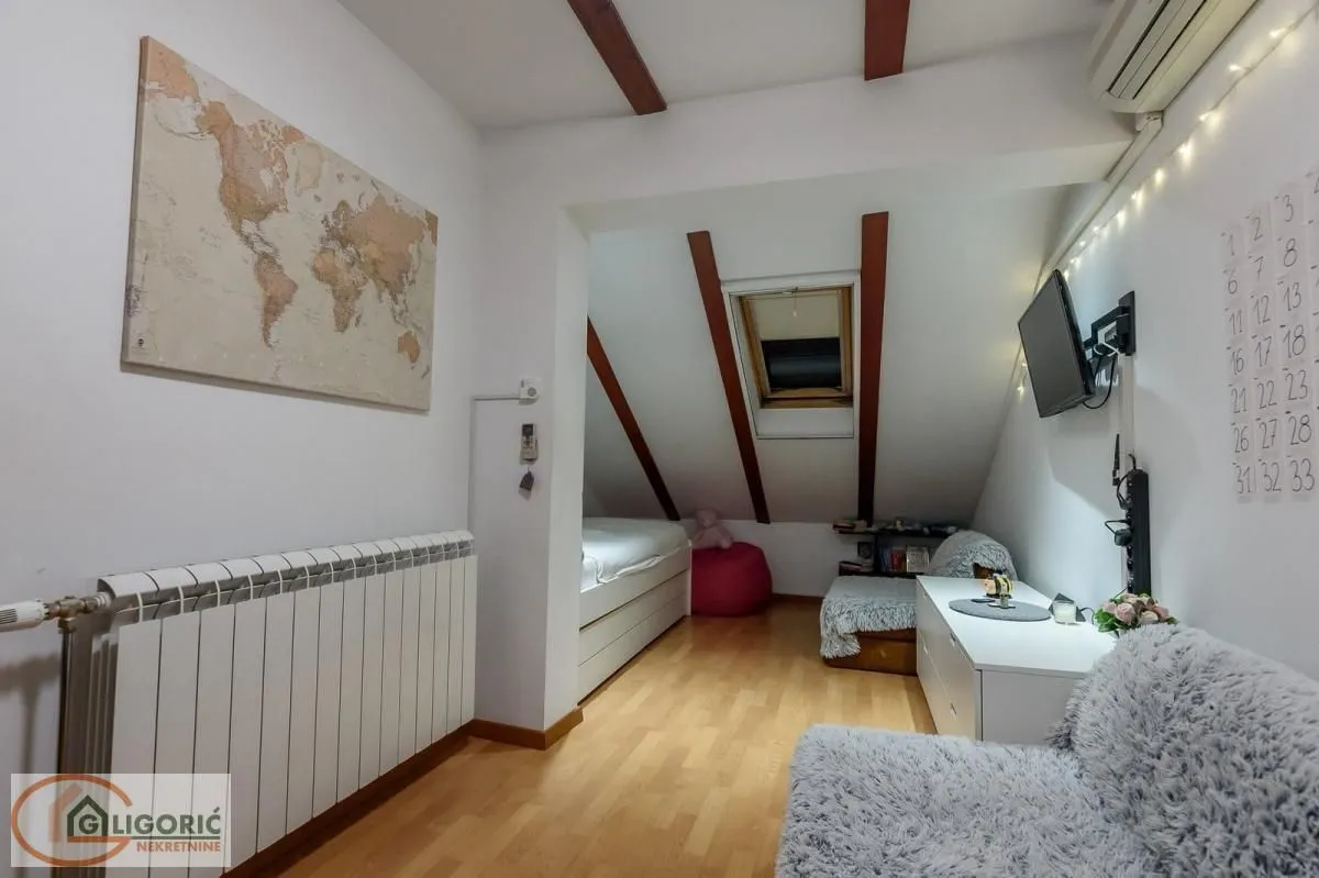 Sale, four bedroom apartment, 104m², Stari Grad, Beograd