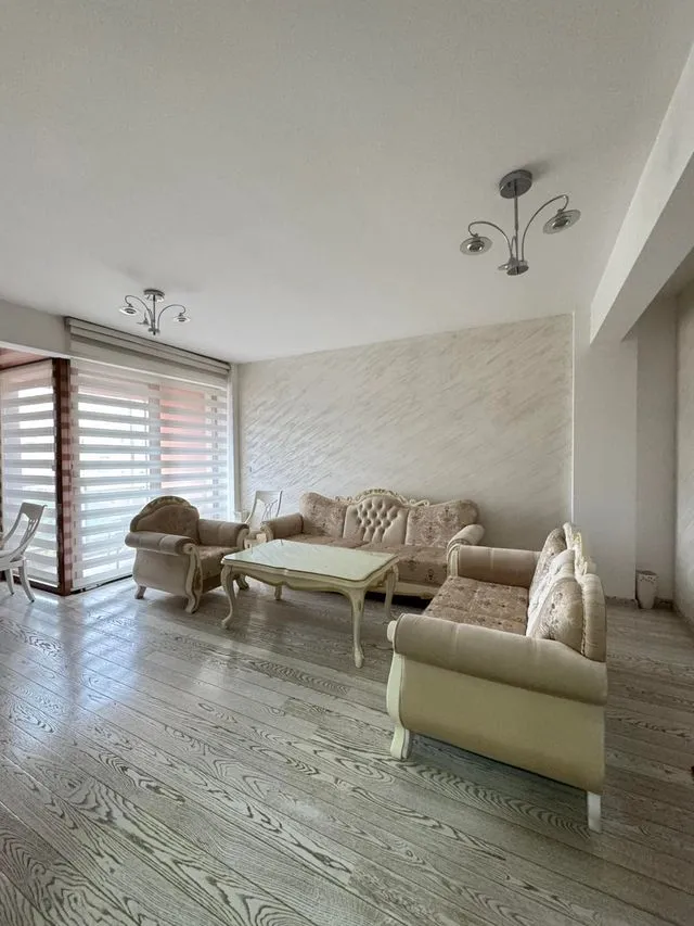 Izdavanje, trosoban stan, 95m², Preko Morače, Podgorica
