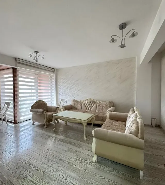Izdavanje, trosoban stan, 95m², Preko Morače, Podgorica