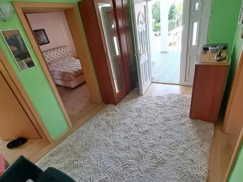 Izdavanje, kuća, 130m², Tološi, Podgorica - image 8