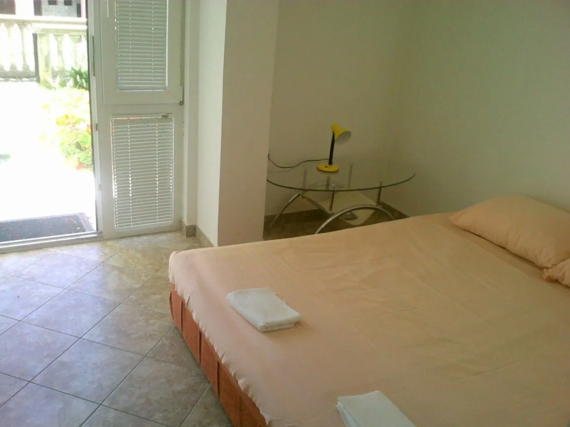 Rent, studio apartment, 33m², Sutomore, Bar