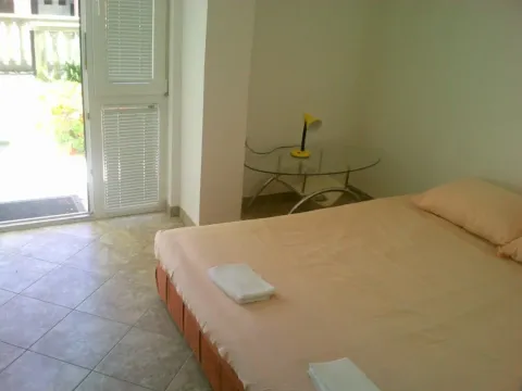 Izdavanje, garsonjera, 33m², Sutomore, Bar - image 9