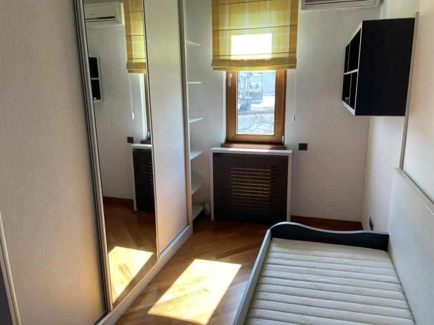 Izdavanje, četvorosoban stan, 118m², Vračar Hram, Vračar Sve Podlokacije