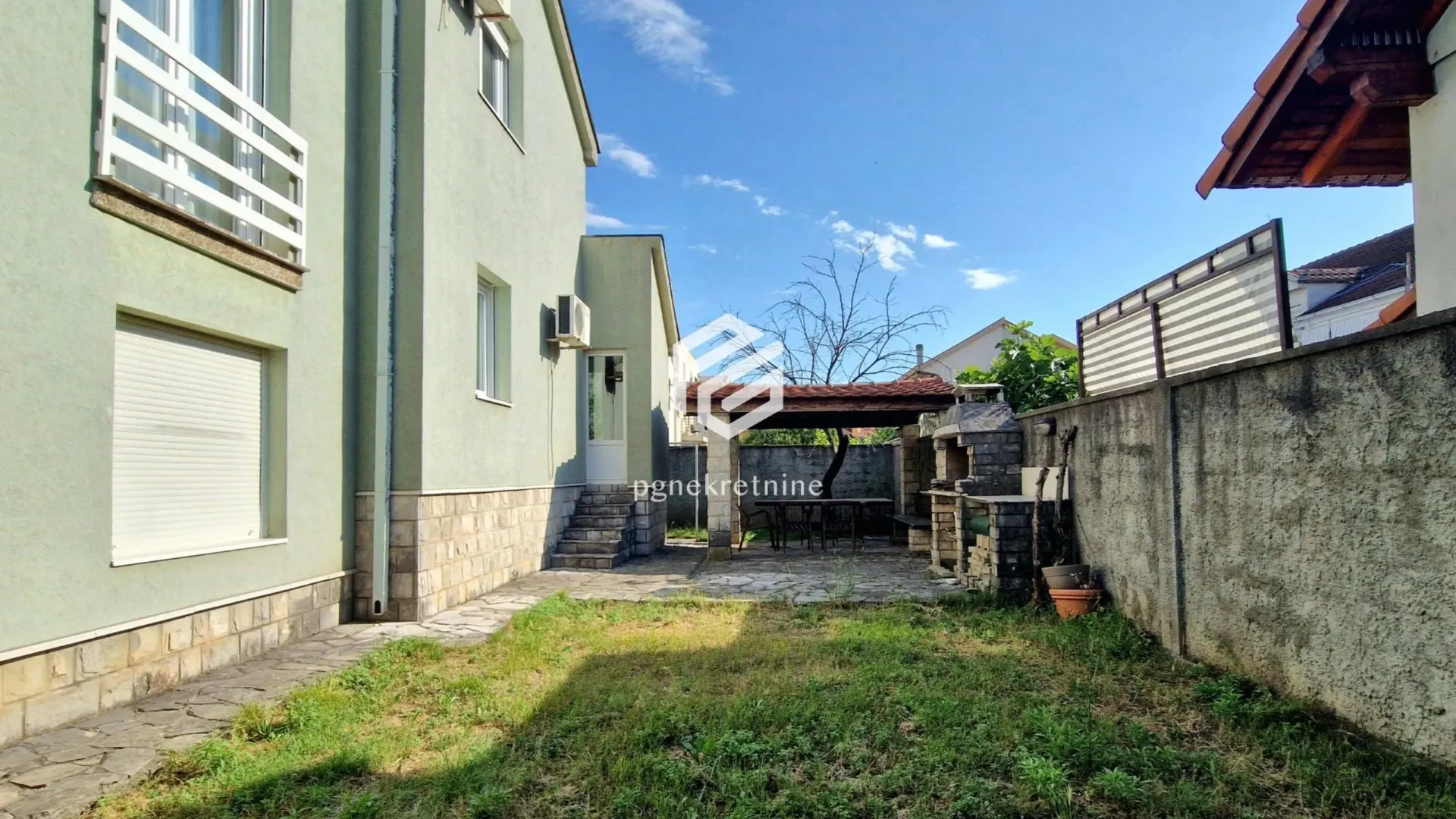 Izdavanje, kuća, 250m², Stari Aerodrom, Podgorica