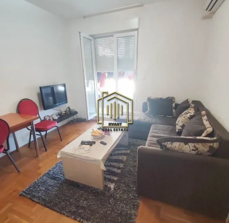 Izdavanje, jednosoban stan, 40m², Stari Aerodrom, Podgorica