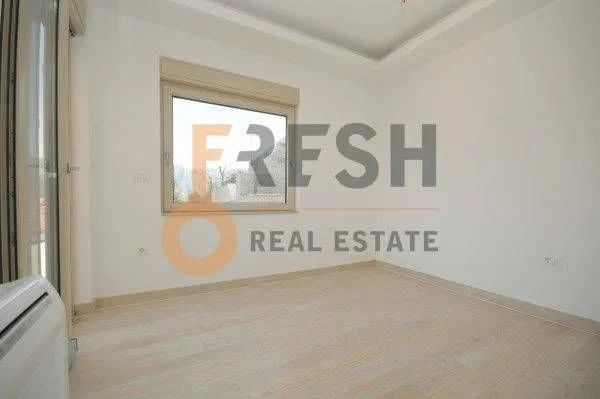 Prodaja, trosoban stan, 156m², Kotor, Crna Gora