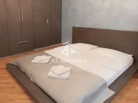 Izdavanje, trosoban stan, 89m², Stari Grad, Beograd - image 15