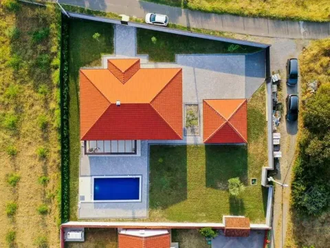 Prodaja, kuća, 200m², Donji Kokoti, Podgorica - image 4