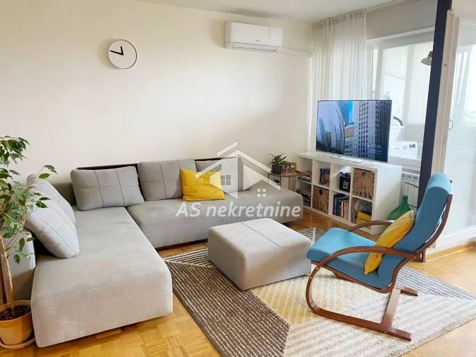 Izdavanje, četvorosoban stan, 120m², Voždovačka Crkva, Voždovac Sve Podlokacije