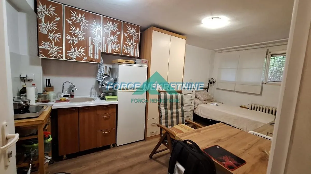 Sale, four bedroom apartment, 104m², Voždovac Sve Podlokacije, Beograd
