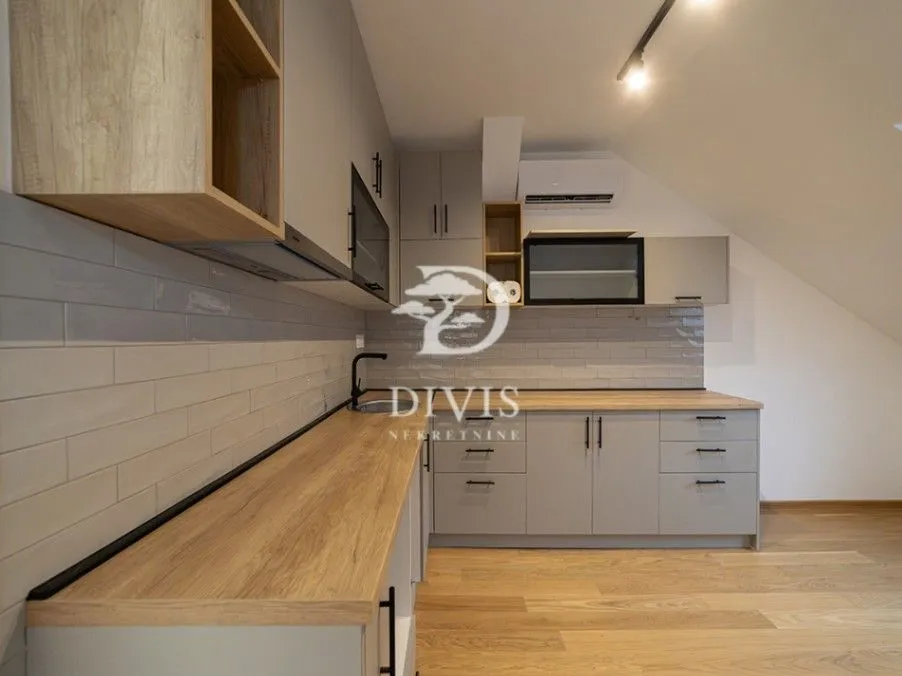 Prodaja, četvorosoban stan, 131m², Stari Grad, Beograd