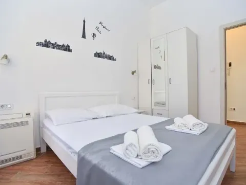 Izdavanje, jednosoban stan, 45m², Centar, Budva - image 4
