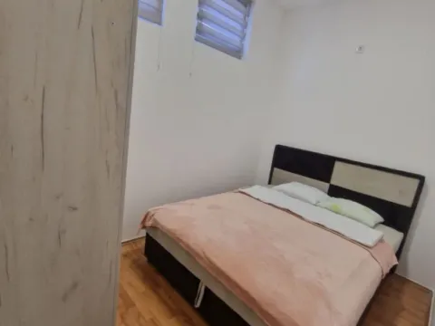 Izdavanje, jednosoban stan, 40m², Blok 9, Podgorica - image 5