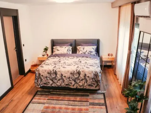 Rent, three bedroom apartment, 155m², Sveti Stefan, Budva - image 3