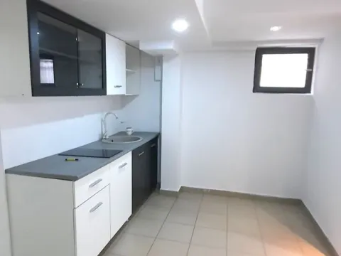 Izdavanje, poslovni prostor, 150m², Autokomanda, Voždovac Sve Podlokacije - image 3