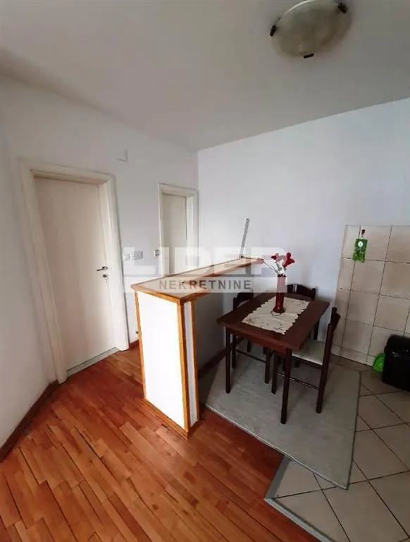 Rent, one bedroom apartment, 43m², Neimar, Vračar Sve Podlokacije