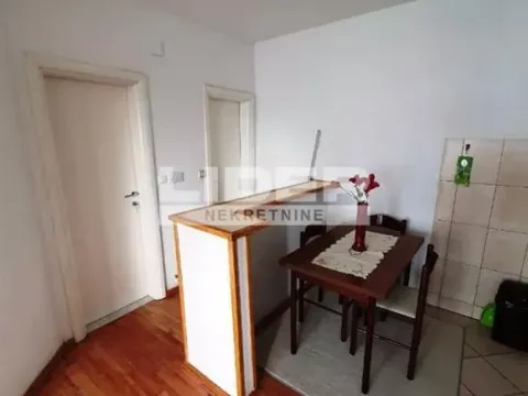 Rent, one bedroom apartment, 43m², Neimar, Vračar Sve Podlokacije - image 5