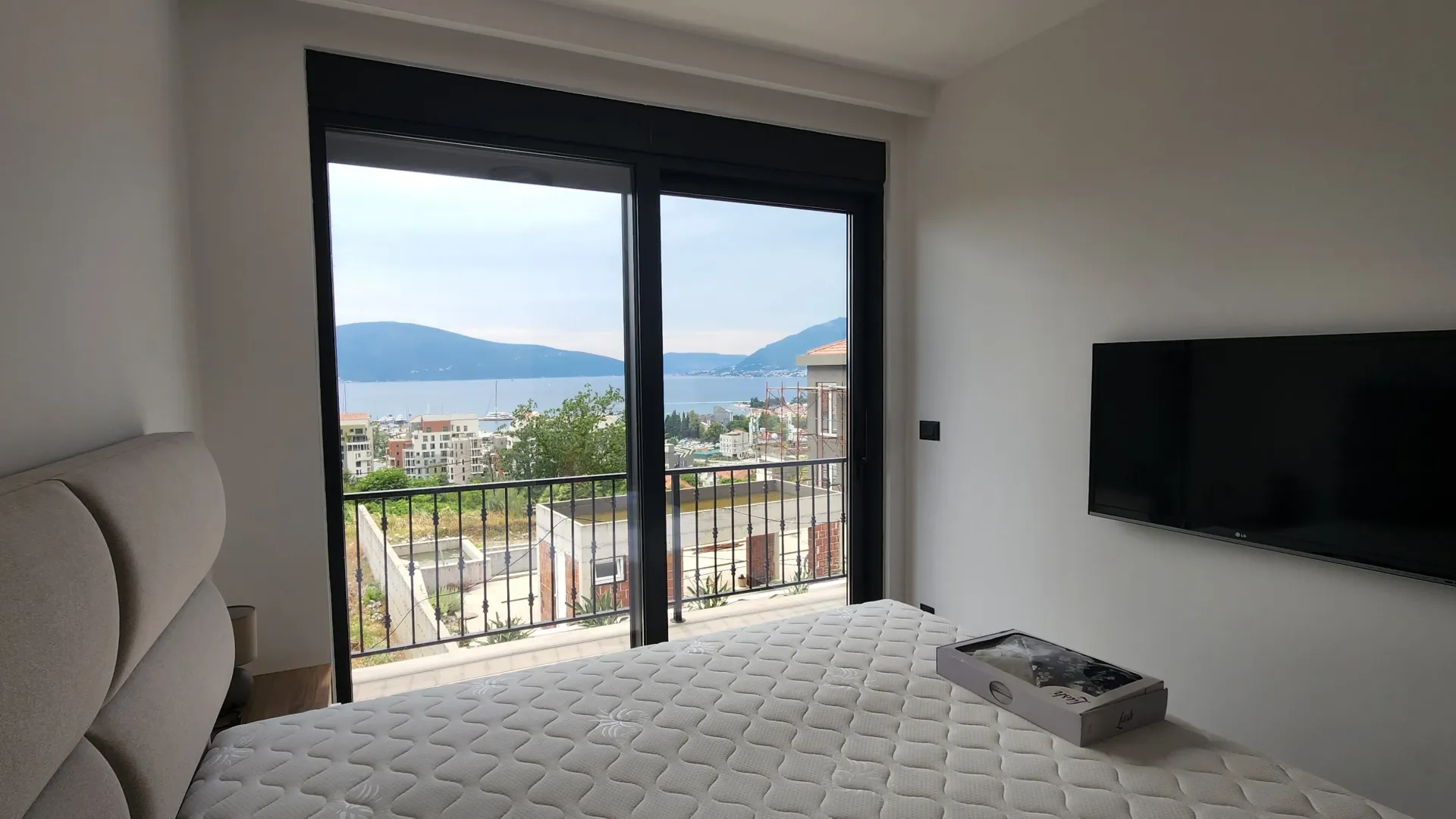 Rent, one bedroom apartment, 53m², Pod Kuk, Tivat