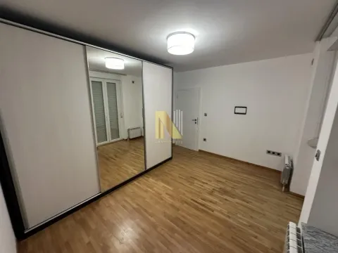 Izdavanje, kuća, 250m², Lipov gaj, Novi Sad Sve Podlokacije - image 19