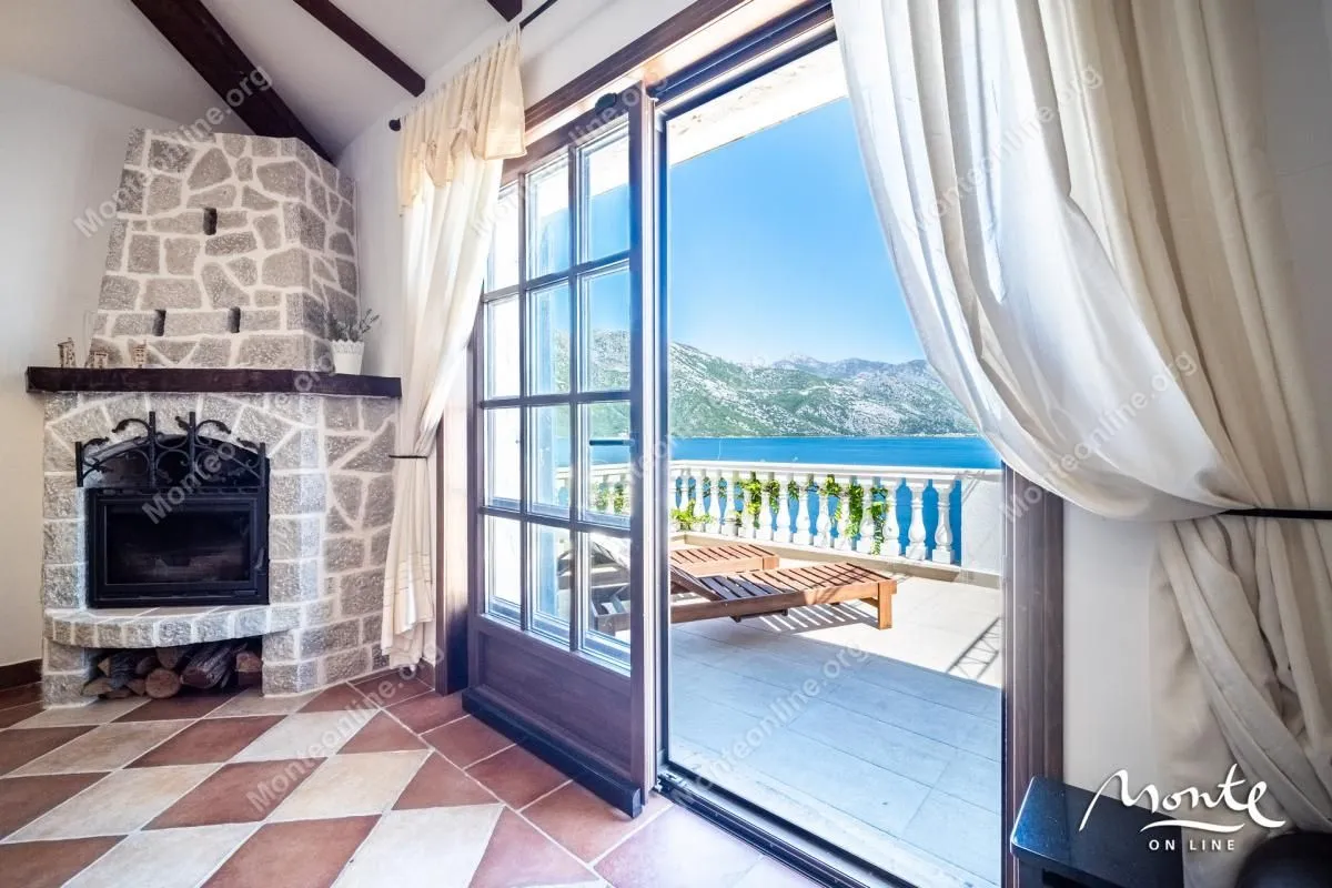 Prodaja, dvosoban stan, 92m², Kostanjica, Kotor