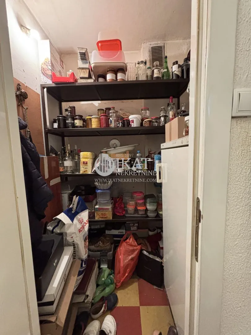 Sale, three bedroom apartment, 77m², Brace Jerković, Voždovac Sve Podlokacije