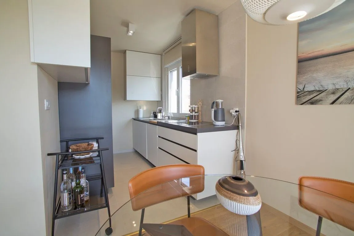 Prodaja, dvosoban stan, 60m², Pod Kuk, Tivat