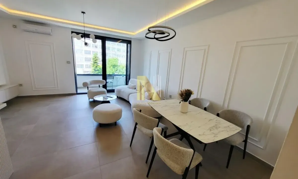 Izdavanje, trosoban stan, 73m², Centar, Novi Sad