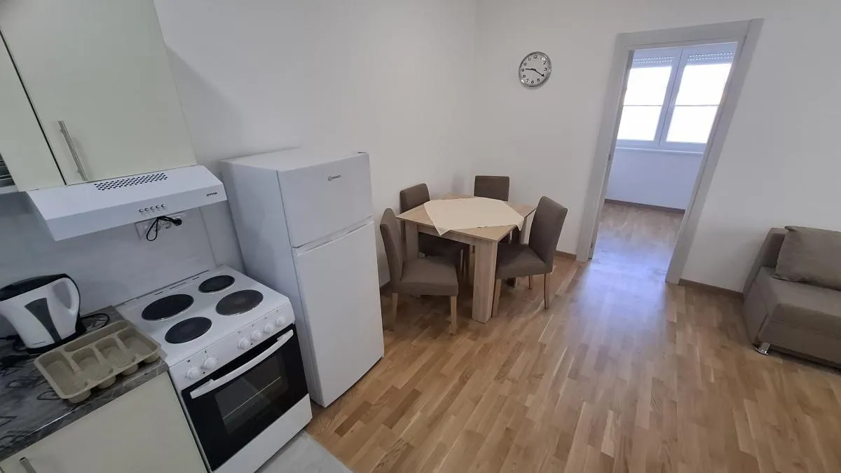 Izdavanje, jednosoban stan, 38m², Adice, Novi Sad Sve Podlokacije