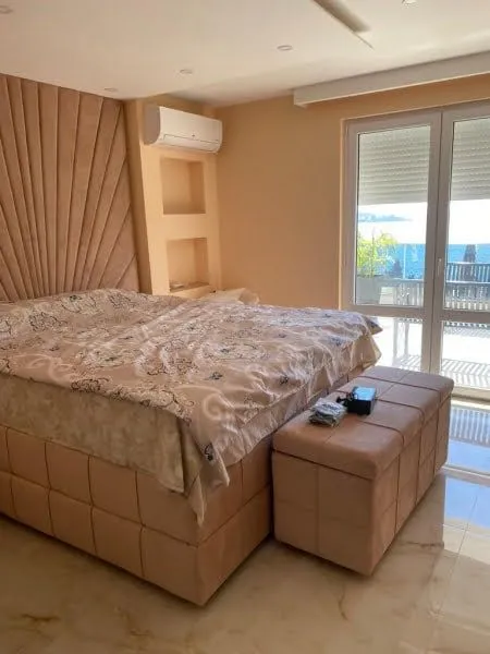 Sale, house, 300m², Šušanj, Bar