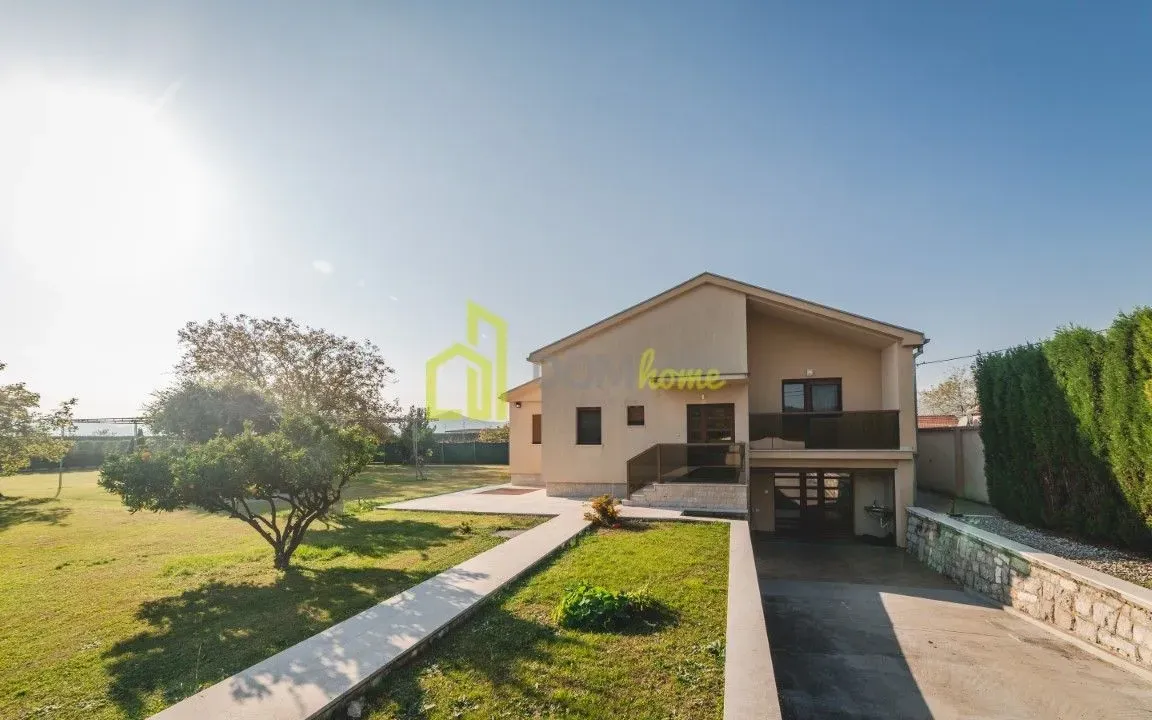 Rent, house, 170m², Dajbabe, Podgorica